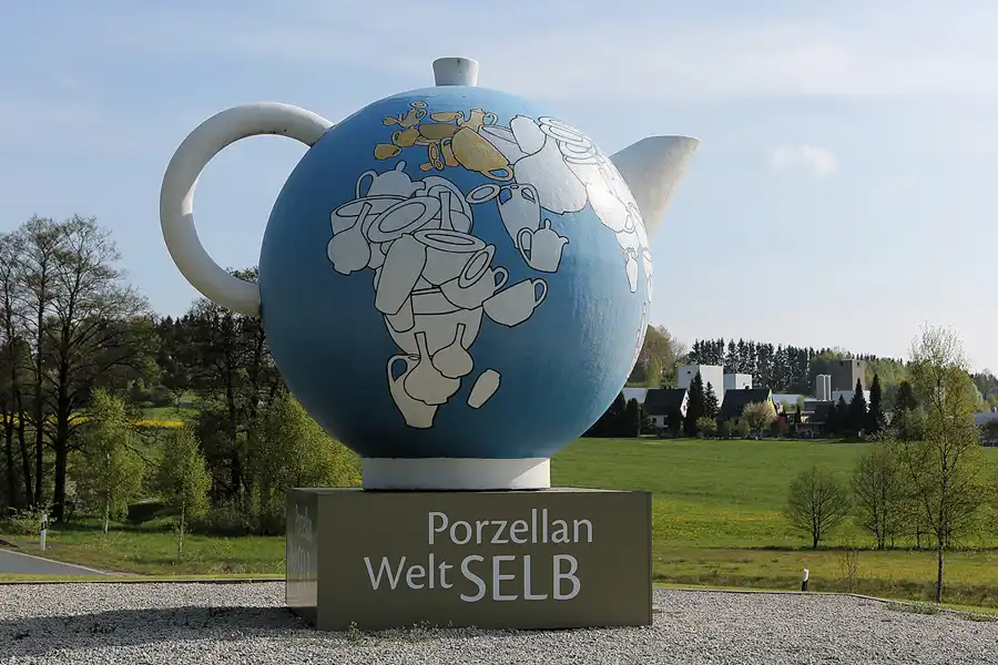 093 | 2017 | Selb | Porzellankanne | © carsten riede fotografie