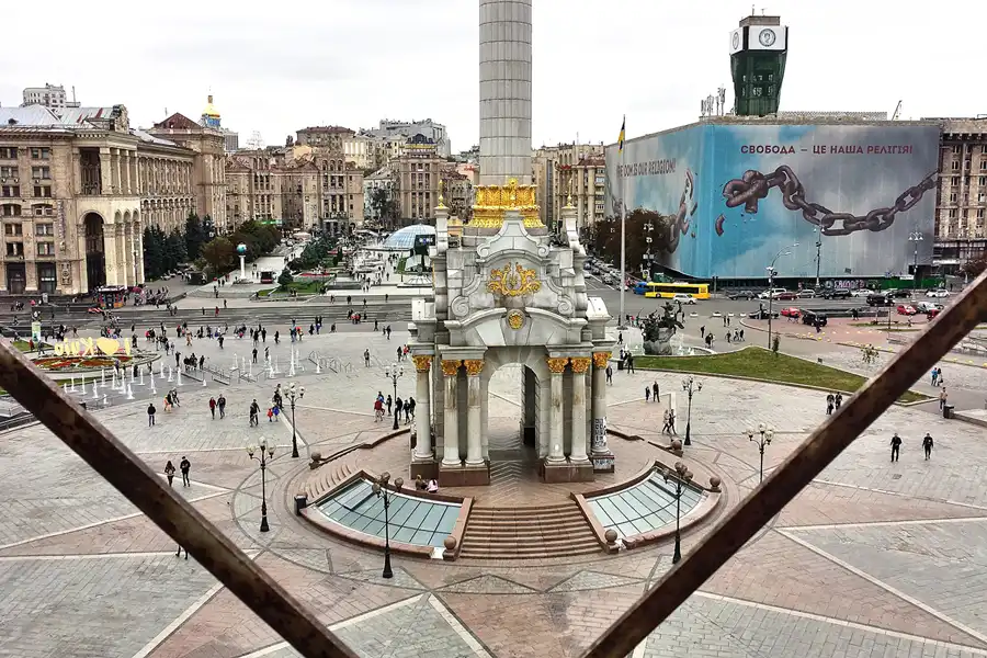 072 | 2017 | Kyiv | Maidan Nezalezhnosti | © carsten riede fotografie