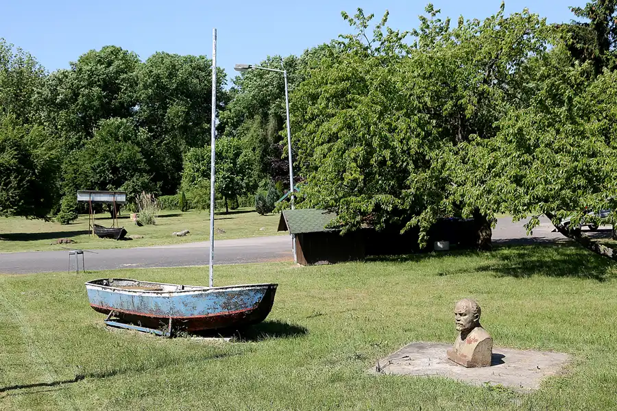 033 | 2018 | Küstrin-Kietz | Lenin-Büste | © carsten riede fotografie