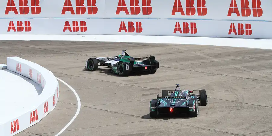 026 | 2018 | Berlin | Audi e-tron FE04 | Audi Sport ABT Schaeffler | Lucas Di Grassi + Jaguar I-Type II | Panasonic Jaguar Racing | Mitch Evans | © carsten riede fotografie