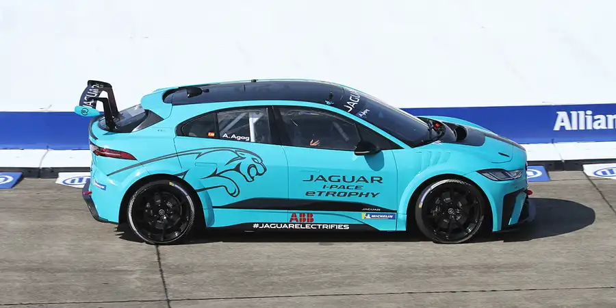 109 | 2018 | Berlin | Tempelhof Field – Jaguar I-PACE eTROPHY | © carsten riede fotografie