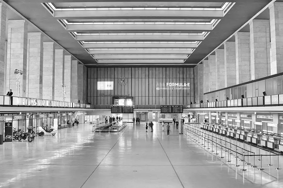 128 | 2018 | Berlin | Tempelhof Field | © carsten riede fotografie