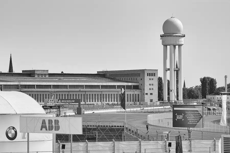 142 | 2018 | Berlin | Tempelhof Field | © carsten riede fotografie
