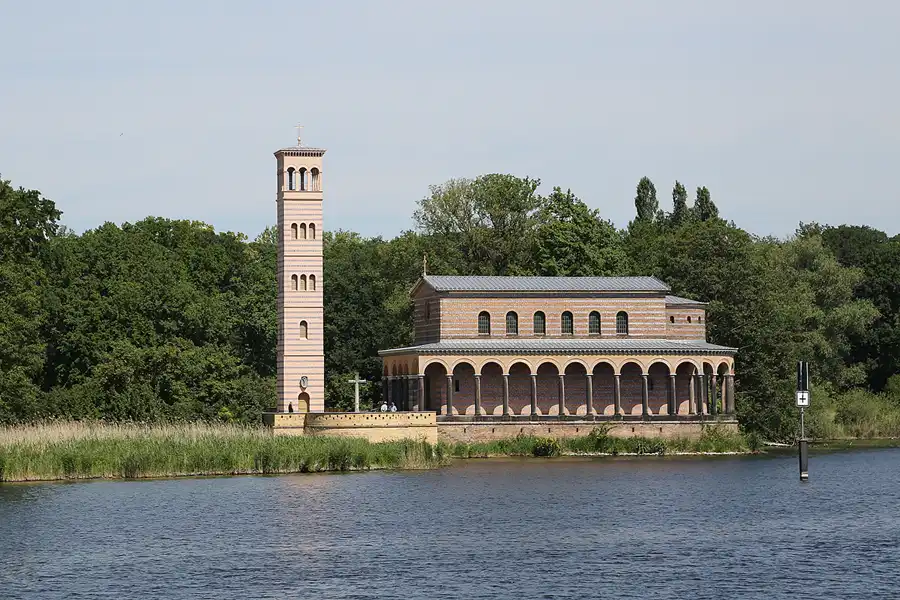028 | 2018 | Berlin | Heilandskirche am Port von Sacrow | © carsten riede fotografie