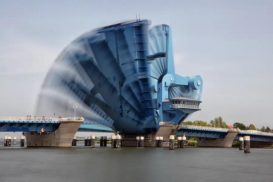 051 | 2019 | Wolgast | Peenebrücke | © carsten riede fotografie