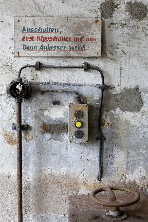 031 | 2019 | Hohenofen | VEB Feinpapierfabriken Neu Kaliss – Werk Hohenofen | Patent Papierfabrik | © carsten riede fotografie