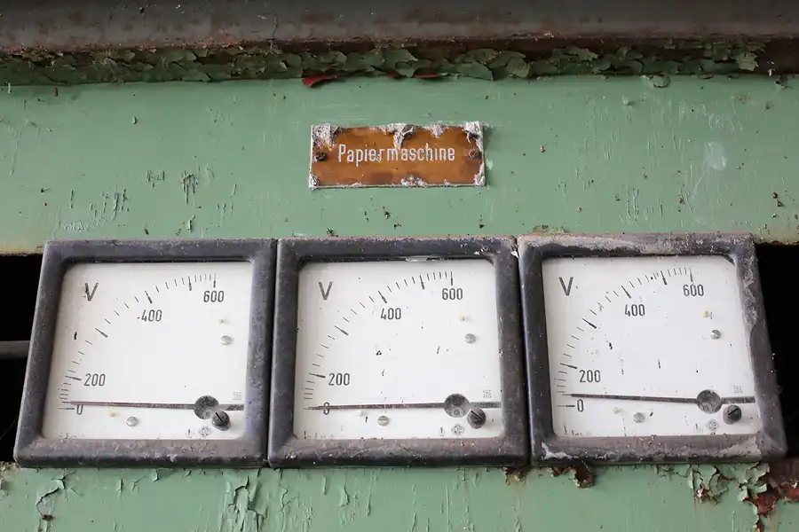 071 | 2019 | Hohenofen | VEB Feinpapierfabriken Neu Kaliss – Werk Hohenofen | Patent Papierfabrik | © carsten riede fotografie