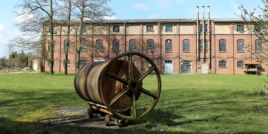 073 | 2019 | Hohenofen | VEB Feinpapierfabriken Neu Kaliss – Werk Hohenofen | Patent Papierfabrik | © carsten riede fotografie