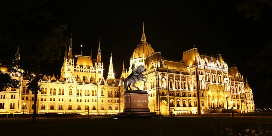 002 | 2019 | Budapest | Parlamentsgebäude – Országház | © carsten riede fotografie