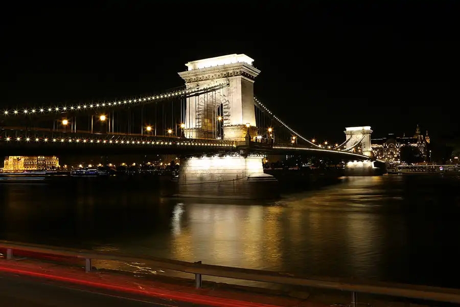 114 | 2019 | Budapest | Kettenbrücke – Széchenyi Lánchíd | © carsten riede fotografie