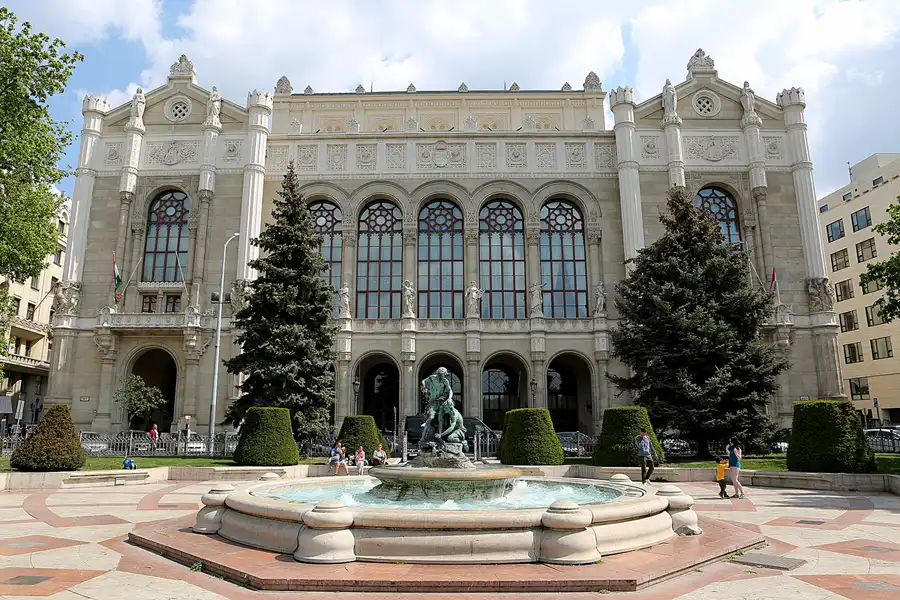 116 | 2019 | Budapest | Konzertsaal – Pesti Vigadó | © carsten riede fotografie