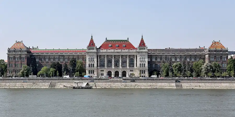 150 | 2019 | Budapest | Technische und Wirtschaftswissenschaftliche Universität Budapest – Budapesti Műszaki és Gazdaságtudományi Egyetem | © carsten riede fotografie