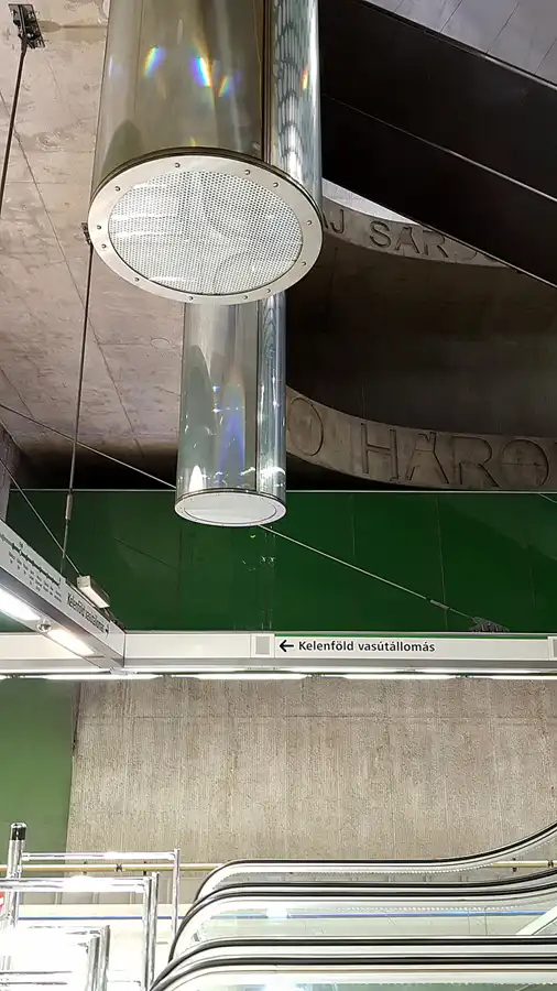 193 | 2019 | Budapest | Metro M4 – Rákóczi tér | © carsten riede fotografie