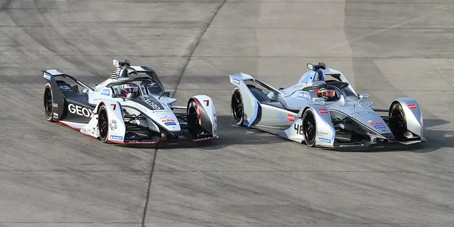 100 | 2019 | Berlin | Penske EV-3 | Geox Dragon Racing | Jose Maria Lopez + Venturi VFE-05 | Venturi Formula E Team | Edoardo Mortara | © carsten riede fotografie
