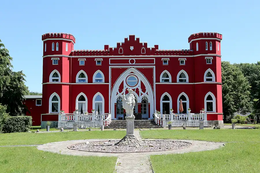 006 | 2019 | Garz | Jagdschloss Karnitz | © carsten riede fotografie