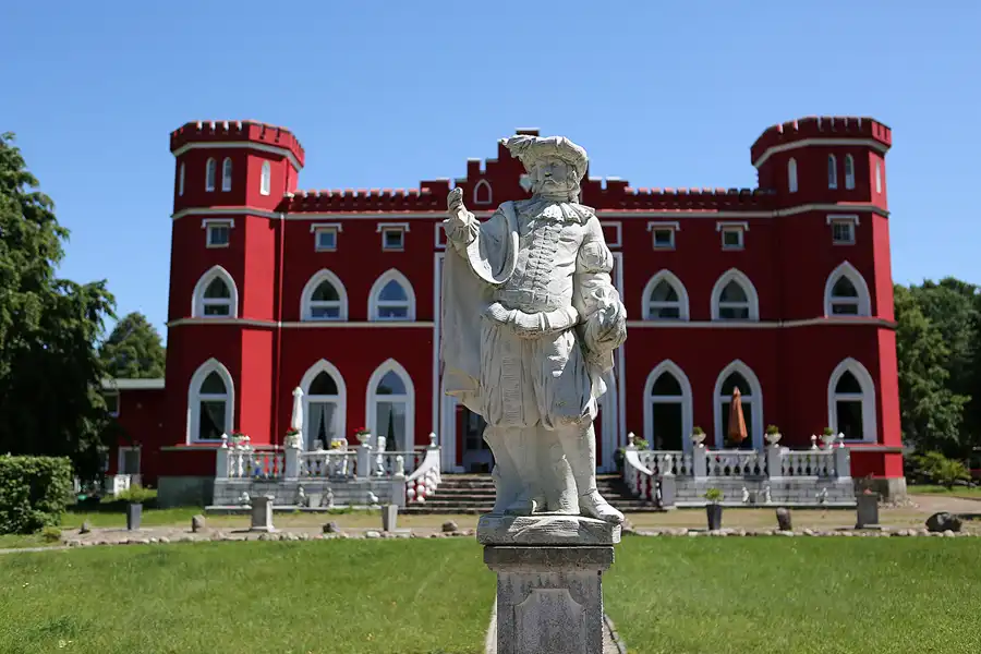 007 | 2019 | Garz | Jagdschloss Karnitz | © carsten riede fotografie
