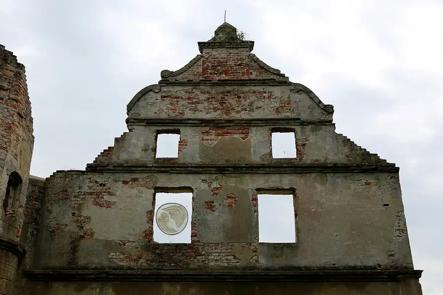 080 | 2019 | Pansevitz | Schlossruine Pansevitz | © carsten riede fotografie