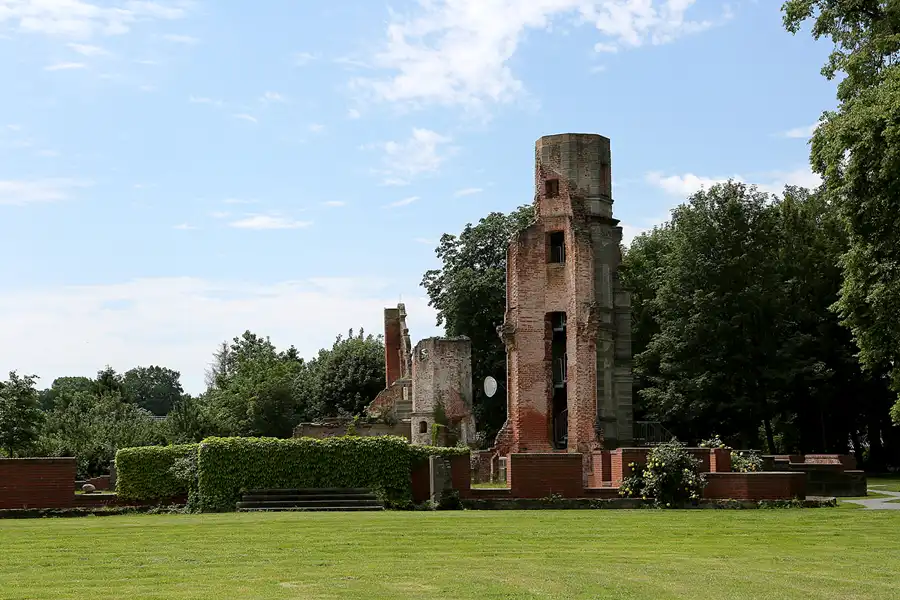 087 | 2019 | Pansevitz | Schlossruine Pansevitz | © carsten riede fotografie