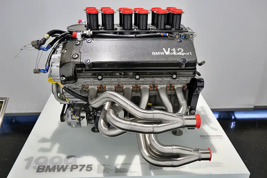 072 | 2019 | München | BMW Museum | © carsten riede fotografie