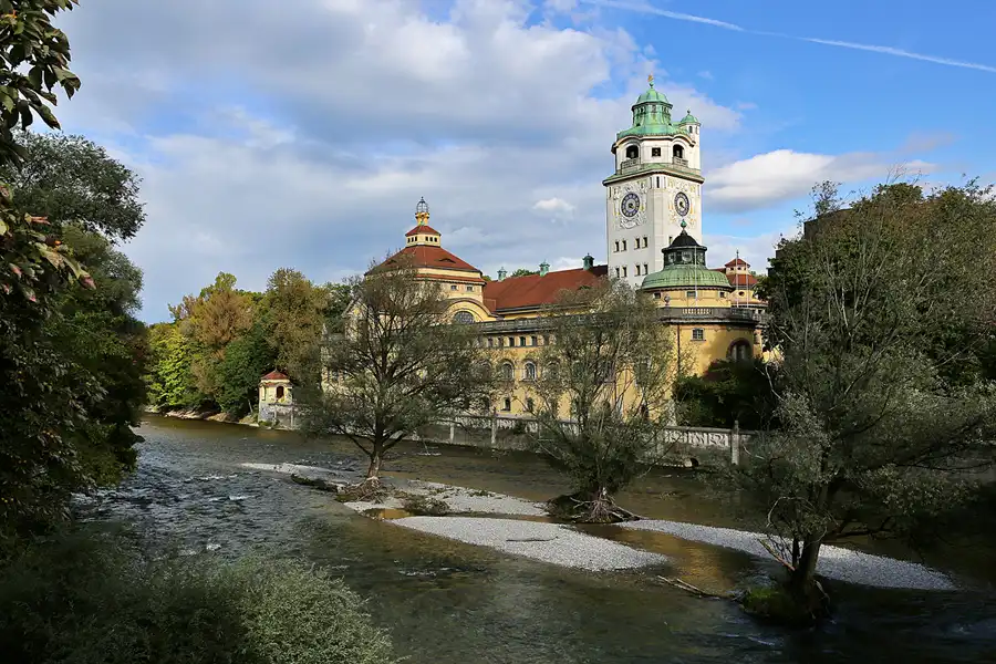 067 | 2019 | München | Volksbad | © carsten riede fotografie