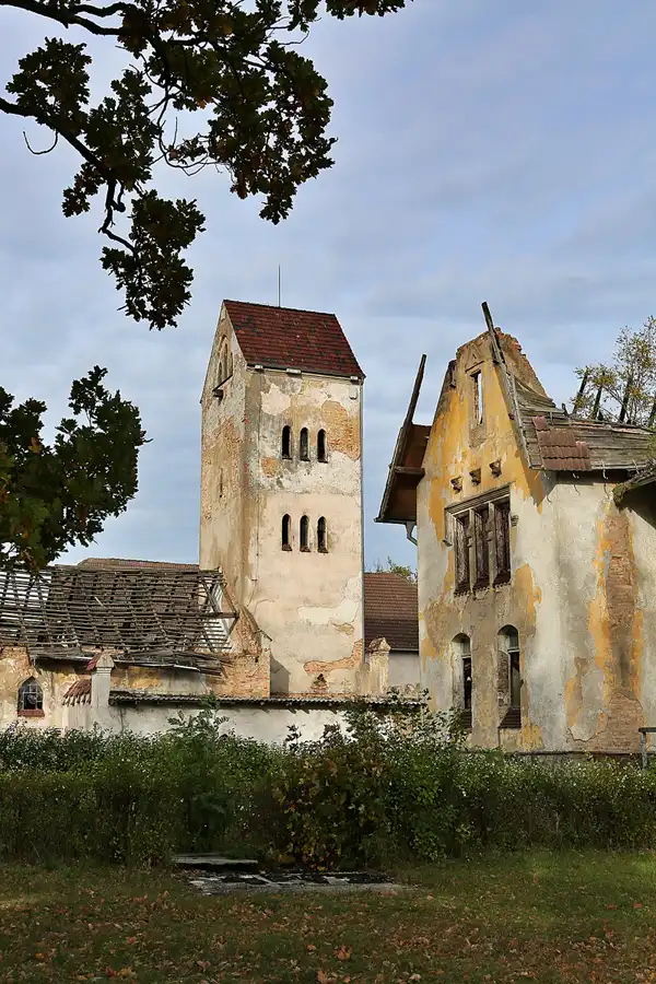001 | 2019 | Strelitz-Alt | Mecklenburg-Strelitzsche Landesirrenanstalt Domjüch – artbase 2019 | © carsten riede fotografie