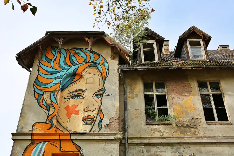 072 | 2019 | Strelitz-Alt | Mecklenburg-Strelitzsche Landesirrenanstalt Domjüch – artbase 2019 | © carsten riede fotografie