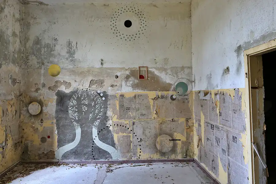 091 | 2019 | Strelitz-Alt | Mecklenburg-Strelitzsche Landesirrenanstalt Domjüch – artbase 2019 | © carsten riede fotografie