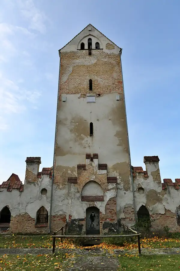 171 | 2019 | Strelitz-Alt | Mecklenburg-Strelitzsche Landesirrenanstalt Domjüch – artbase 2019 | © carsten riede fotografie