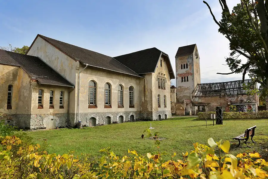 172 | 2019 | Strelitz-Alt | Mecklenburg-Strelitzsche Landesirrenanstalt Domjüch – artbase 2019 | © carsten riede fotografie