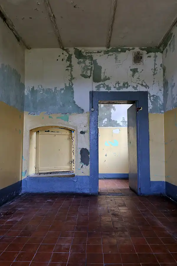 190 | 2019 | Strelitz-Alt | Mecklenburg-Strelitzsche Landesirrenanstalt Domjüch – artbase 2019 | © carsten riede fotografie