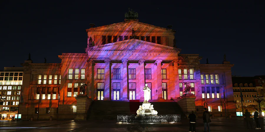 102 | 2019 | Berlin | Gendarmenmarkt – Konzerthaus Berlin | © carsten riede fotografie