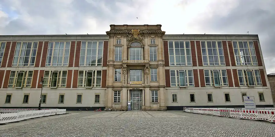 083 | 2020 | Berlin | Staatsratsgebäude | © carsten riede fotografie