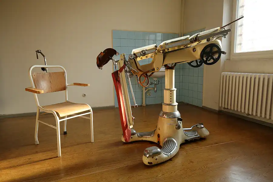 034 | 2020 | Berlin | Das Haftkrankenhaus in der Untersuchungshaftanstalt des Ministeriums für Staatssicherheit der DDR (MfS) Hohenschönhausen | © carsten riede fotografie