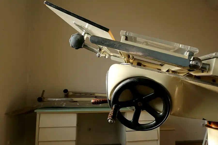 036 | 2020 | Berlin | Das Haftkrankenhaus in der Untersuchungshaftanstalt des Ministeriums für Staatssicherheit der DDR (MfS) Hohenschönhausen | © carsten riede fotografie