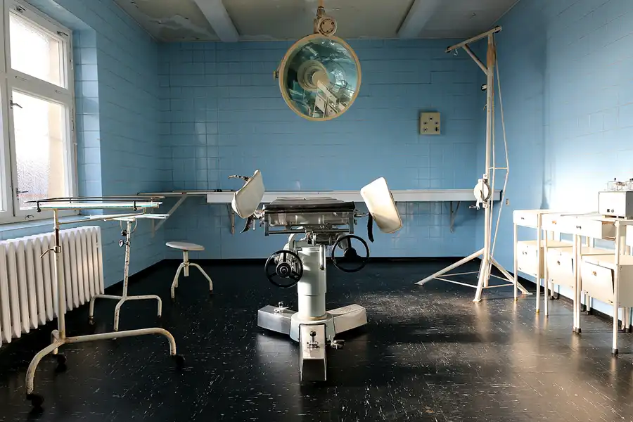 072 | 2020 | Berlin | Das Haftkrankenhaus in der Untersuchungshaftanstalt des Ministeriums für Staatssicherheit der DDR (MfS) Hohenschönhausen | © carsten riede fotografie