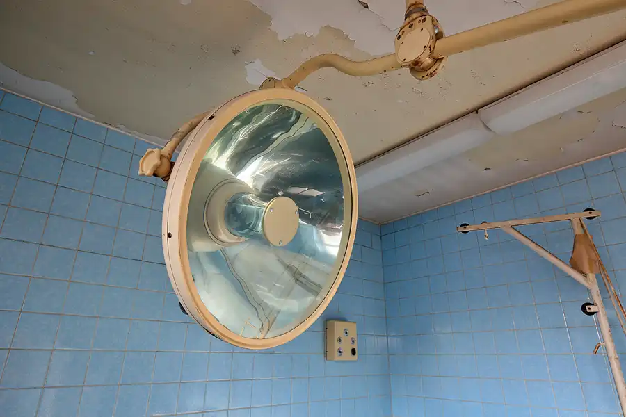 073 | 2020 | Berlin | Das Haftkrankenhaus in der Untersuchungshaftanstalt des Ministeriums für Staatssicherheit der DDR (MfS) Hohenschönhausen | © carsten riede fotografie