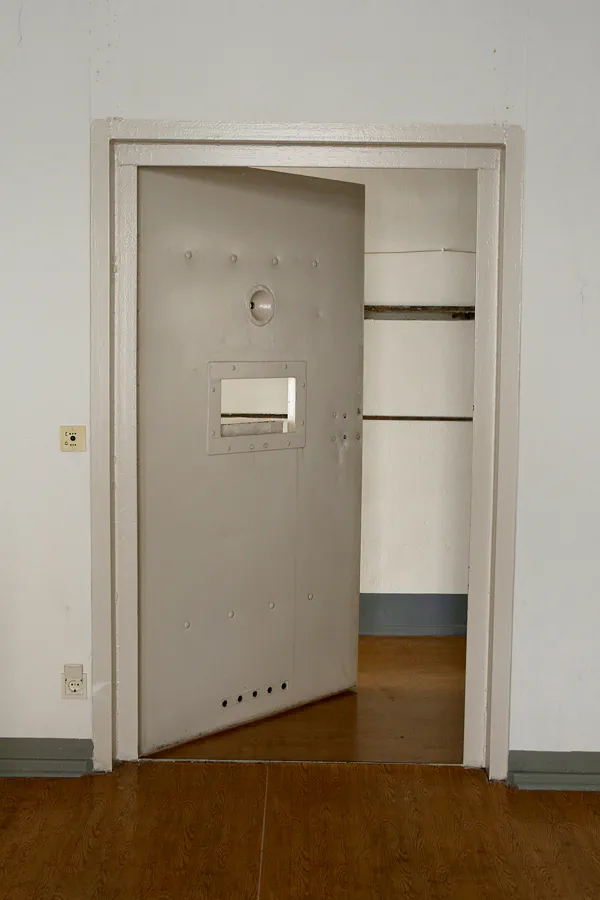 104 | 2020 | Berlin | Das Haftkrankenhaus in der Untersuchungshaftanstalt des Ministeriums für Staatssicherheit der DDR (MfS) Hohenschönhausen | © carsten riede fotografie