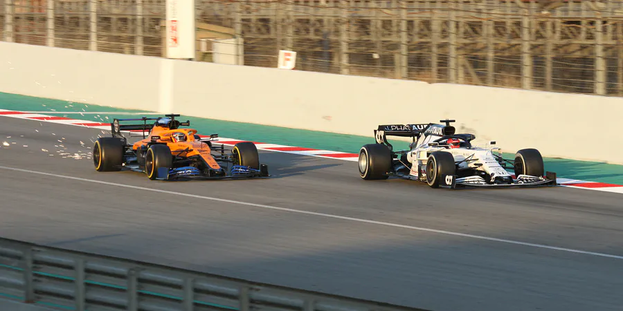 304 | 2020 | Barcelona | McLaren-Renault MCL35 | Carlos Sainz jr. + AlphaTauri-Honda AT01 | Daniil Kvyat | © carsten riede fotografie