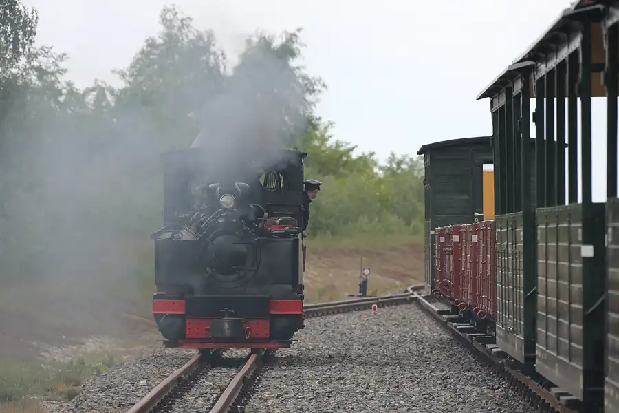 085 | 2020 | Weisswasser | Tonbahn – Bahnhof Schwerer Berg | © carsten riede fotografie