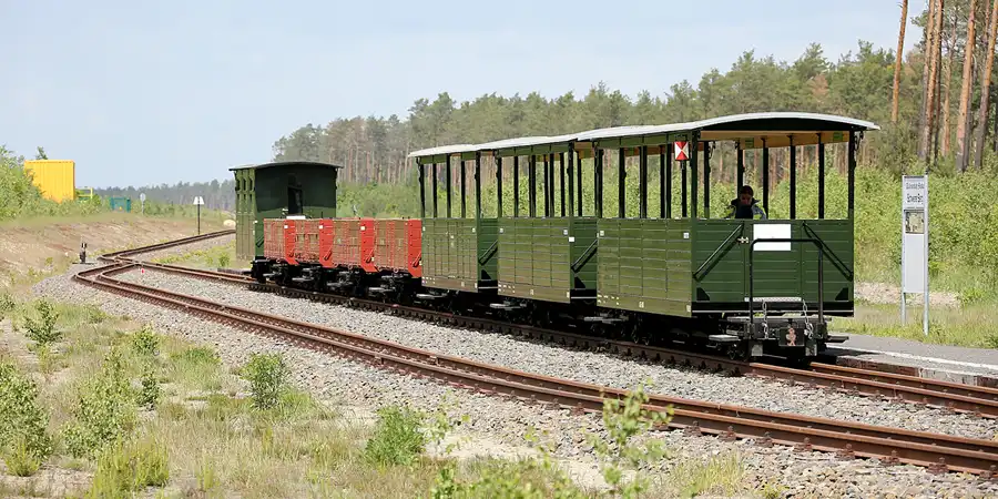 102 | 2020 | Weisswasser | Tonbahn – Bahnhof Schwerer Berg | © carsten riede fotografie