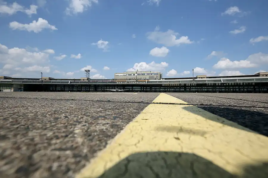 067 | 2020 | Berlin | Flughafen Tempelhof | © carsten riede fotografie