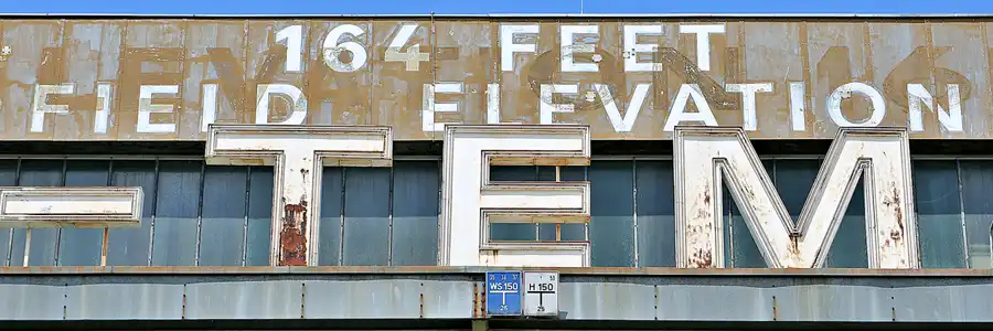 083 | 2020 | Berlin | Flughafen Tempelhof | © carsten riede fotografie