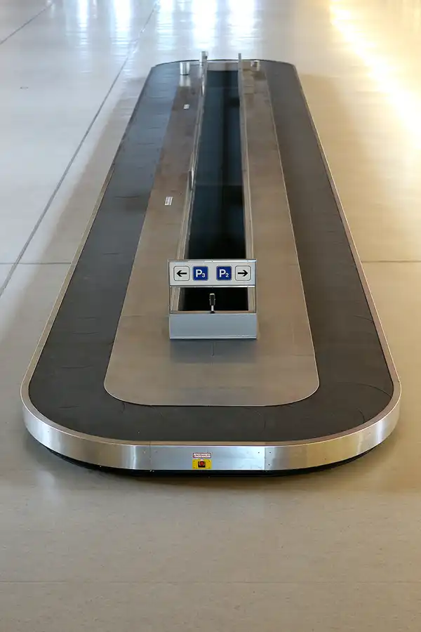 109 | 2020 | Berlin | Flughafen Tempelhof | © carsten riede fotografie