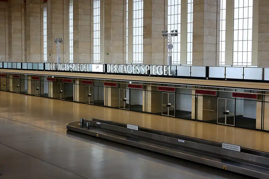 111 | 2020 | Berlin | Flughafen Tempelhof | © carsten riede fotografie