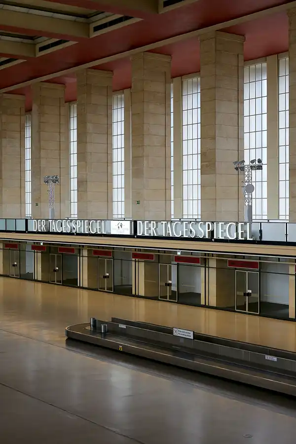 112 | 2020 | Berlin | Flughafen Tempelhof | © carsten riede fotografie