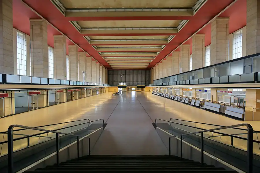 152 | 2020 | Berlin | Flughafen Tempelhof | © carsten riede fotografie
