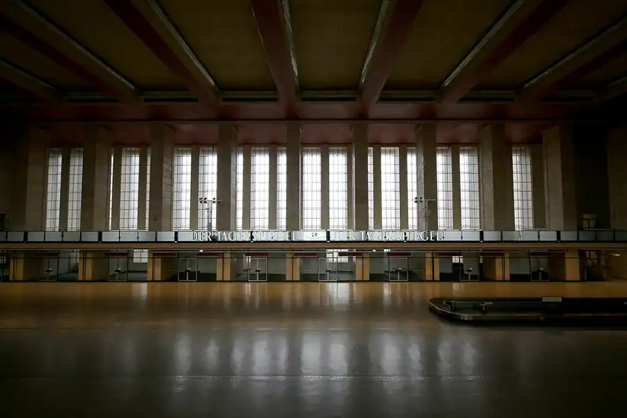 159 | 2020 | Berlin | Flughafen Tempelhof | © carsten riede fotografie