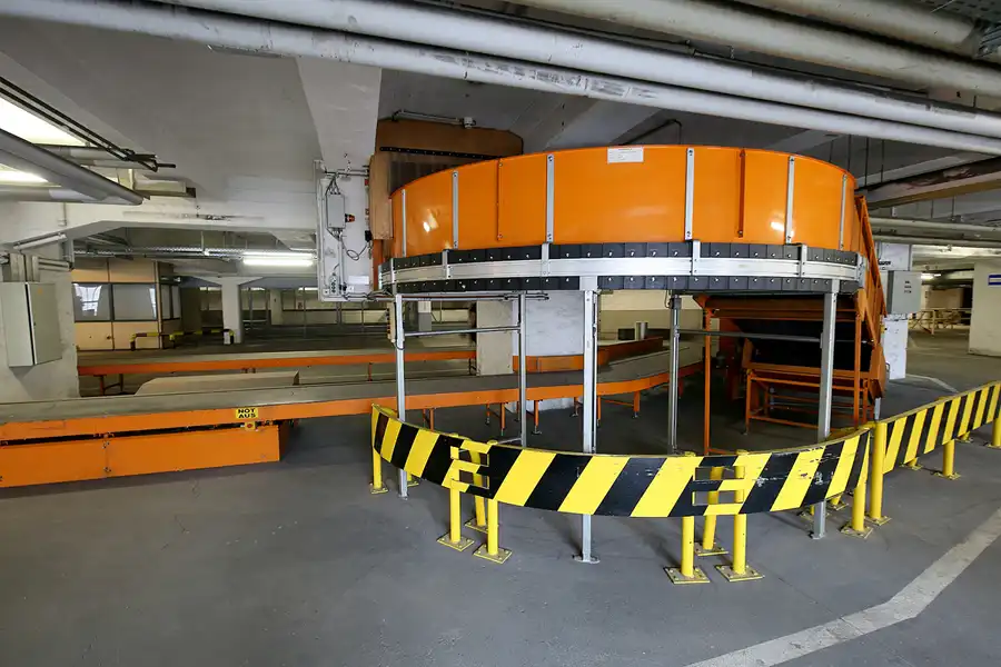 165 | 2020 | Berlin | Flughafen Tempelhof | © carsten riede fotografie