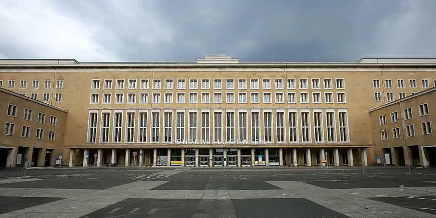 176 | 2020 | Berlin | Flughafen Tempelhof | © carsten riede fotografie