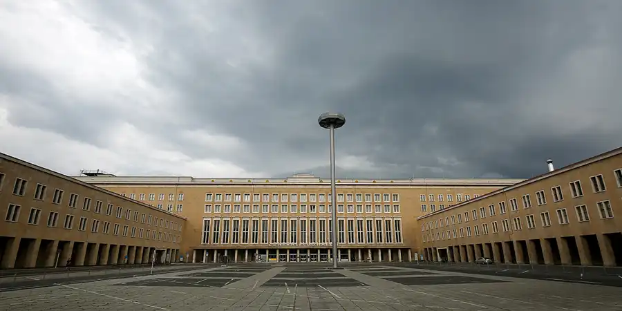 177 | 2020 | Berlin | Flughafen Tempelhof | © carsten riede fotografie